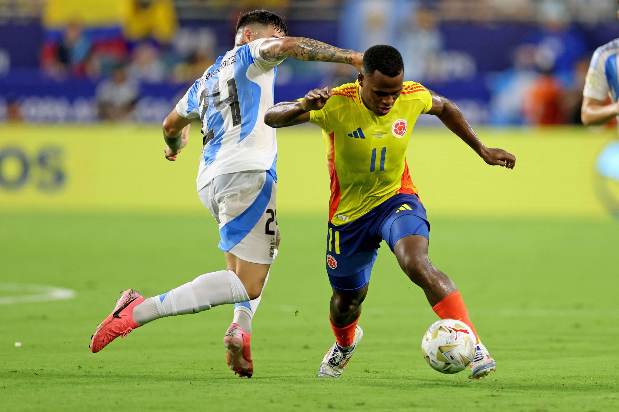 GALATASARAY HABERLERİ: Wilfried Zaha’nın yerine gelecek! Transferde Davinson Sanchez detayı