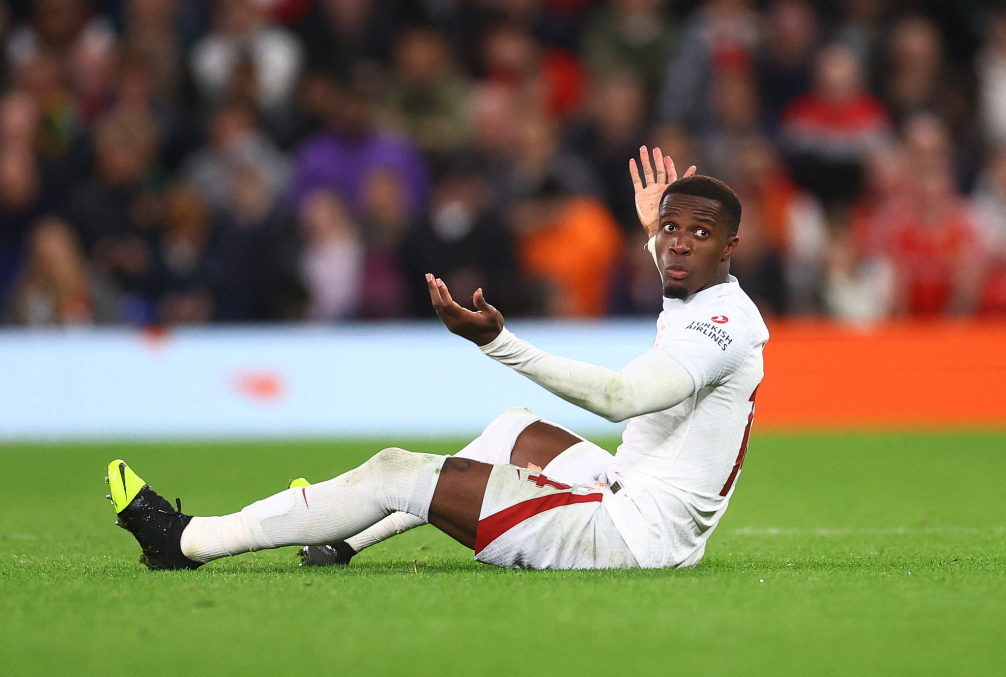 GALATASARAY HABERLERİ: Wilfried Zaha’nın yerine gelecek! Transferde Davinson Sanchez detayı