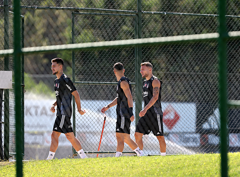 Beşiktaş taraftarının karşısına çıkıyor! İşte Giovanni van Bronckhorst’un Antalyaspor maçı muhtemel 11’i