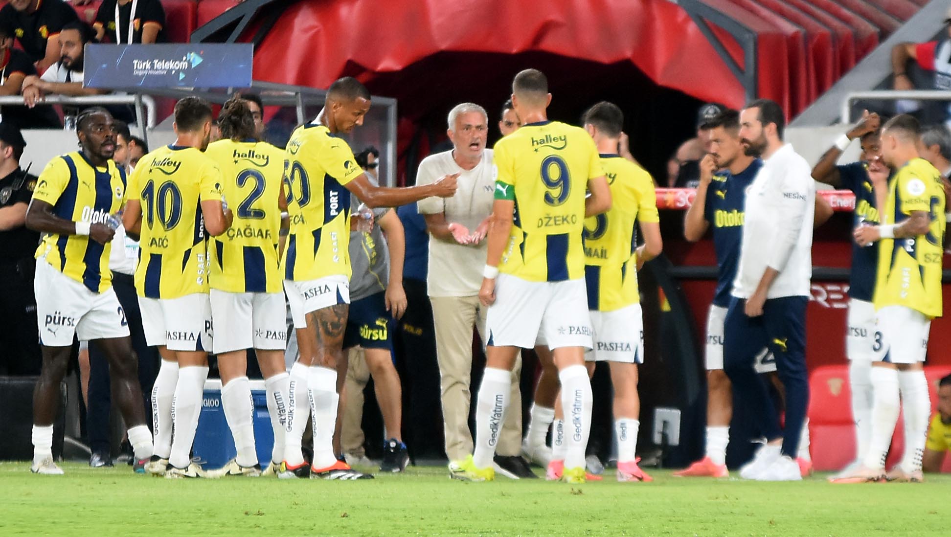 Ahmet Çakar’dan flaş Mourinho sözleri! Jose Mourinho dün gece intihar etti