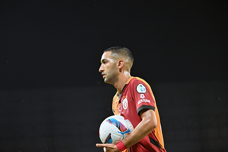 GALATASARAY TRANSFER HABERİ - Okan Buruk yıldız ismin biletini kesti! Şansı kalmadı