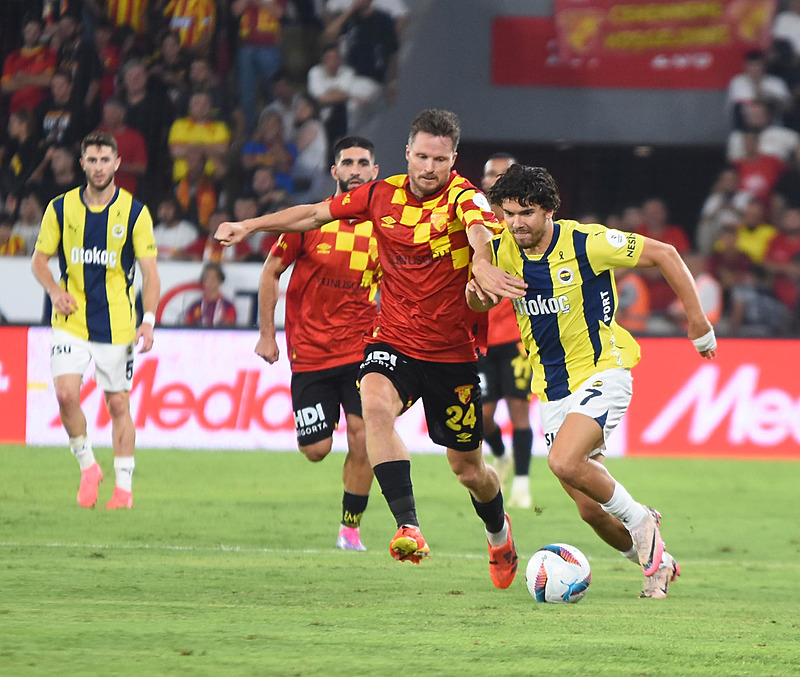 Spor yazarları Göztepe - Fenerbahçe maçını değerlendirdi! Jose Mourinho’nun yaptığı deneme...