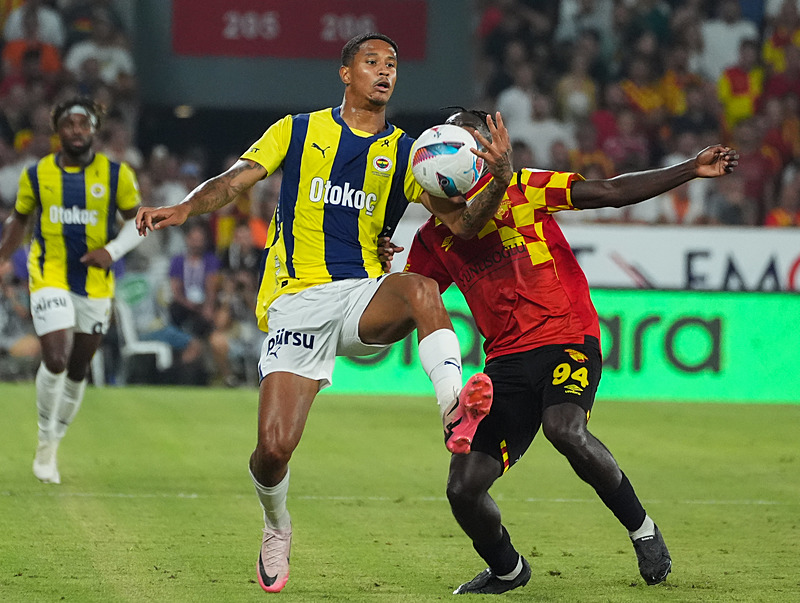 FENERBAHÇE HABERLERİ - Avrupa ekipleri ile adı anılıyordu! Şimdi ise sözleşmesi yenileniyor