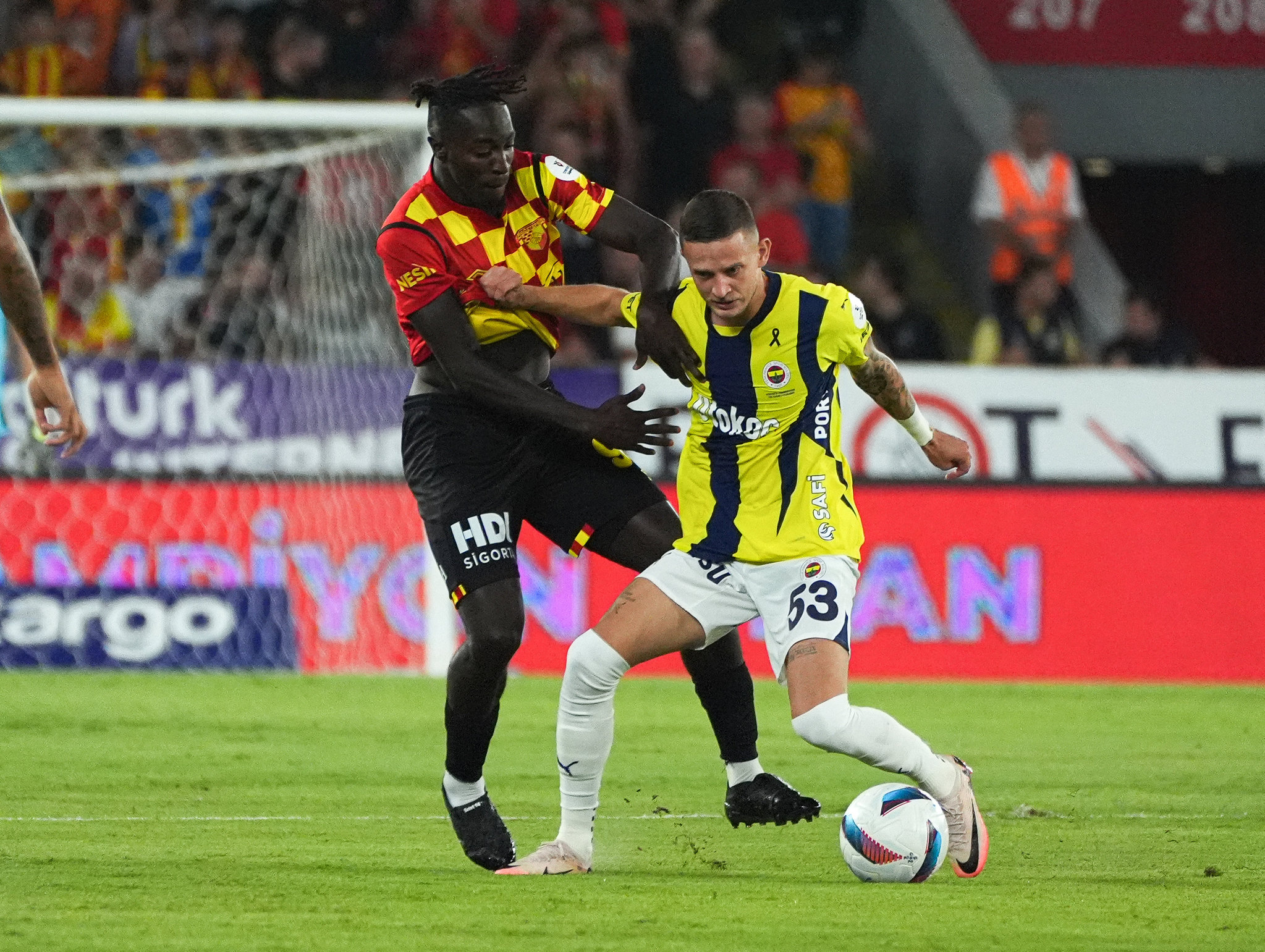 Fenerbahçe’de Sebastian Szymanski için dudak uçuklatan rakam! İtalya devinden rekor teklif