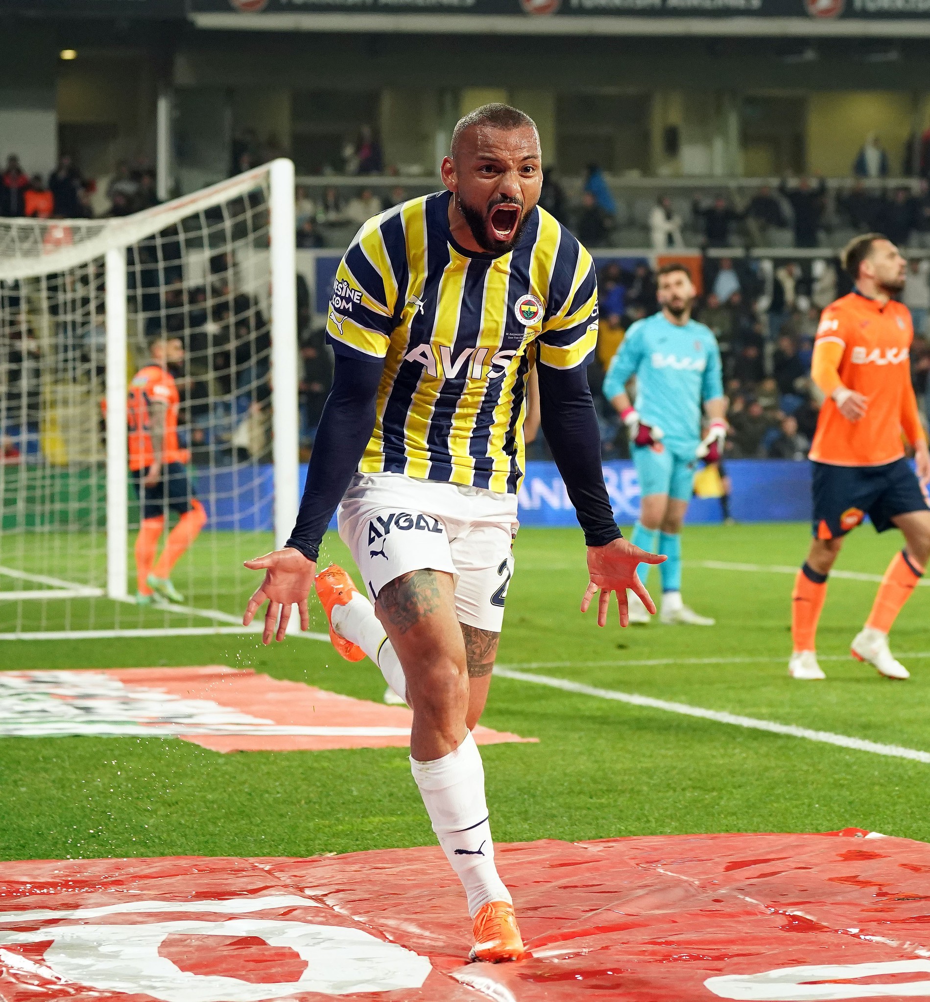 Fenerbahçe’de ayrılık furyası! 5 isim gözden düştü