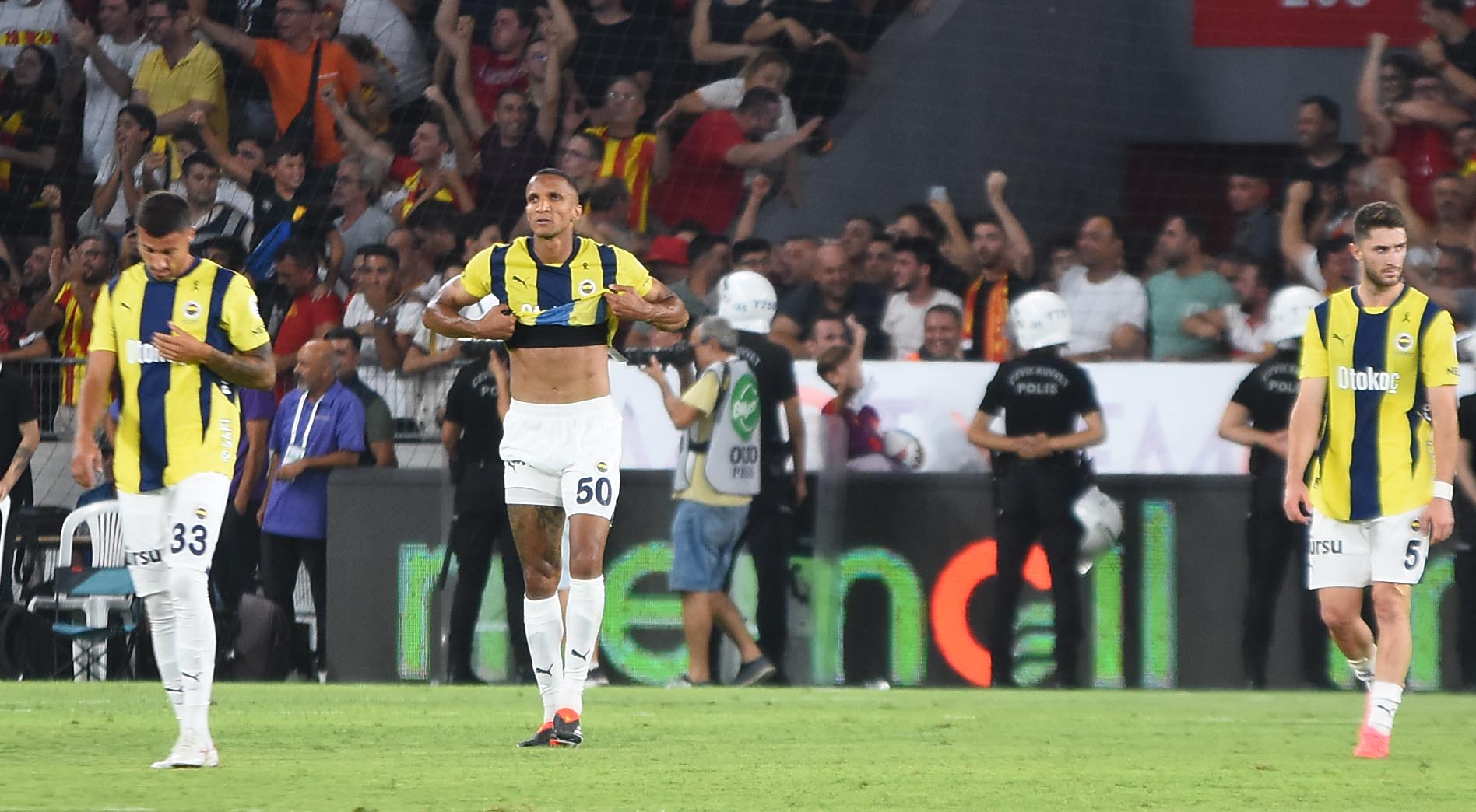 FENERBAHÇE HABERLERİ | Jose Mourinho’dan toplantı kararı! Göztepe maçı sonrası...