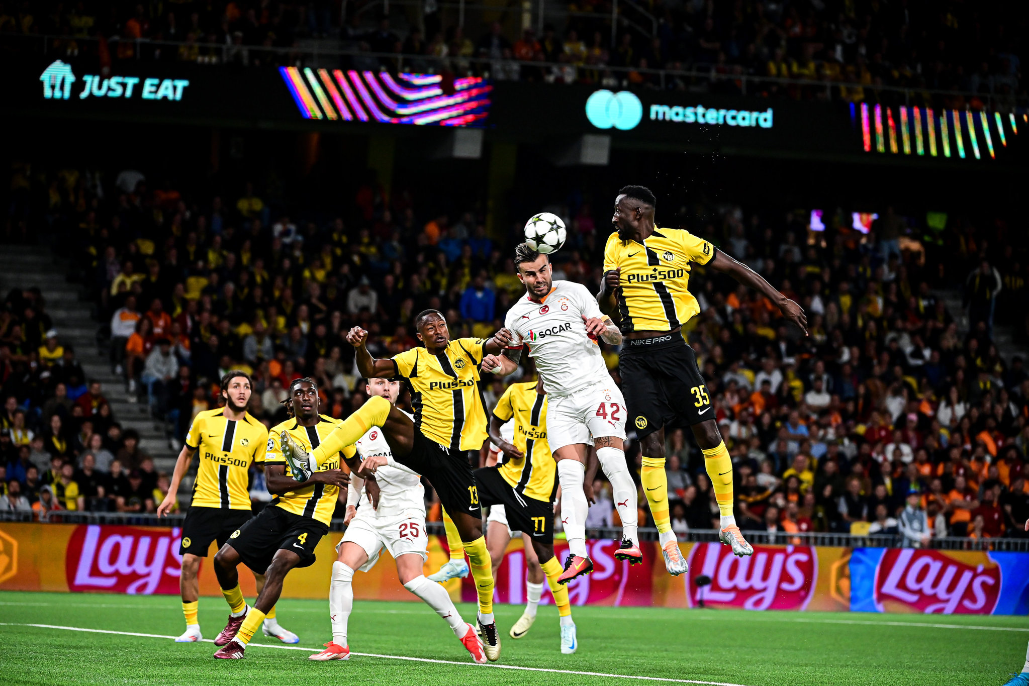 Young Boys maçı sonrası Okan Buruk neşteri vurdu! Galatasaray’da 5 ayrılık 2 transfer! Fenerbahçe de istiyordu