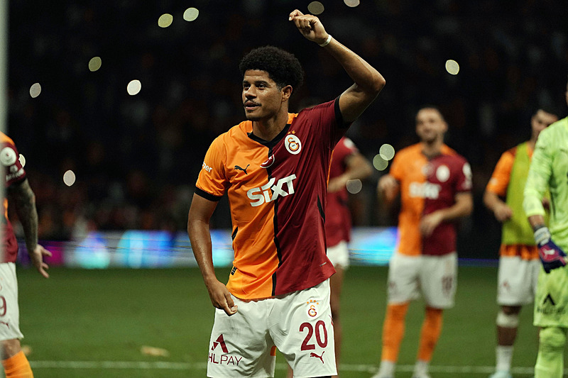 Galatasaray transferde bombayı patlatıyor! Menajerler önerdi