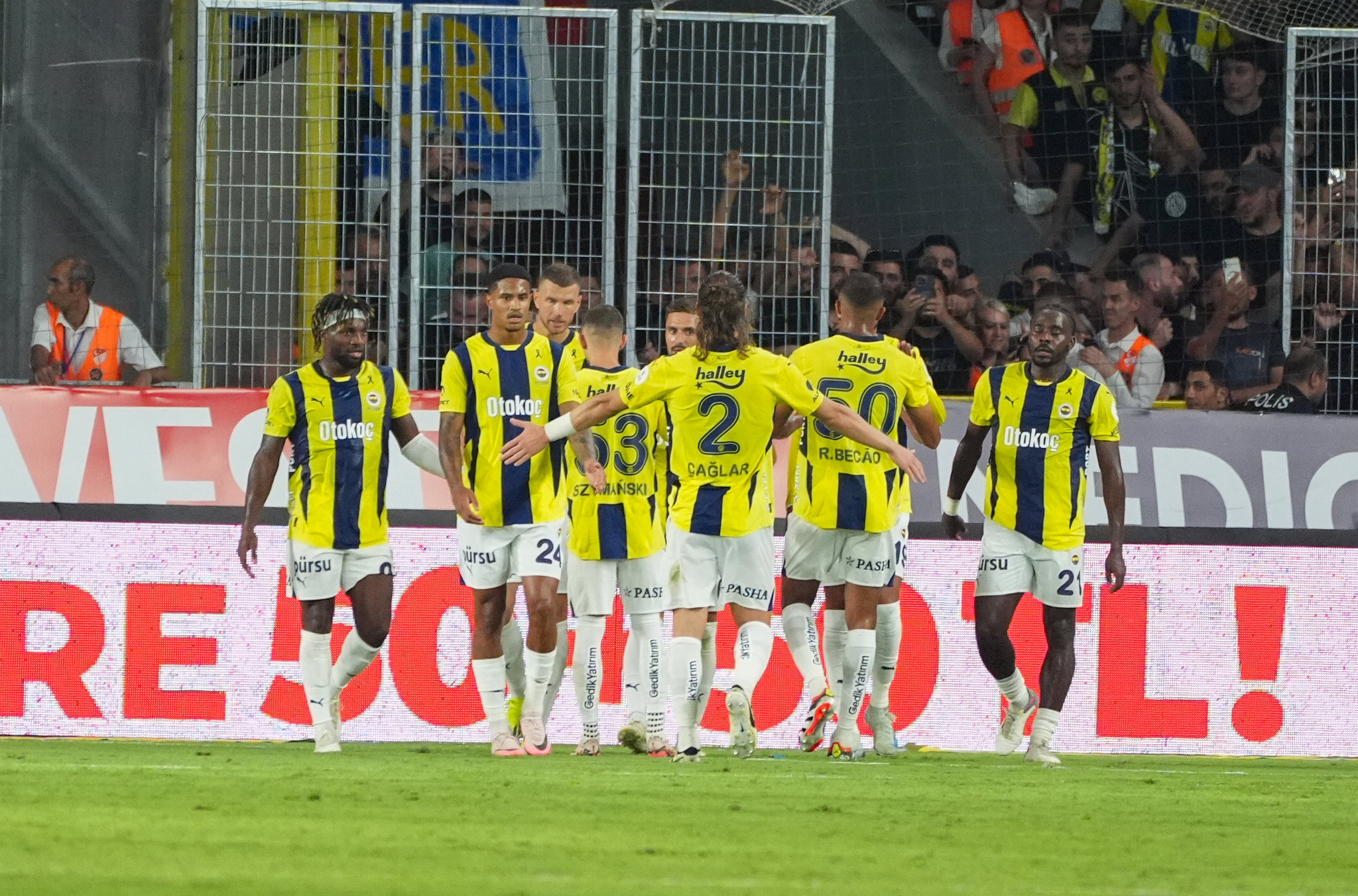 Fenerbahçe’de yıldız futbolcuyla yollar ayrılıyor! Belçika Ligi’nden flaş talip