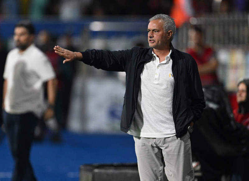 Fenerbahçe’de Ferdi Kadıoğlu’nun ardından 9 ayrılık daha! Mourinho o isimleri sildi