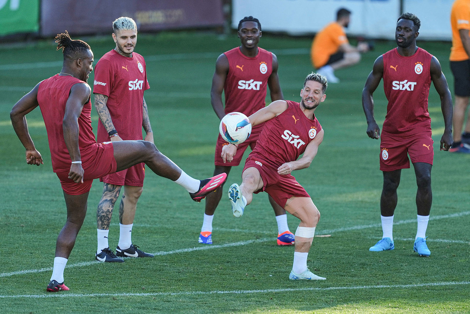 Okan Buruk’tan flaş Mertens ve Batshuayi kararı! İşte Galatasaray’ın Young Boys maçı 11’i