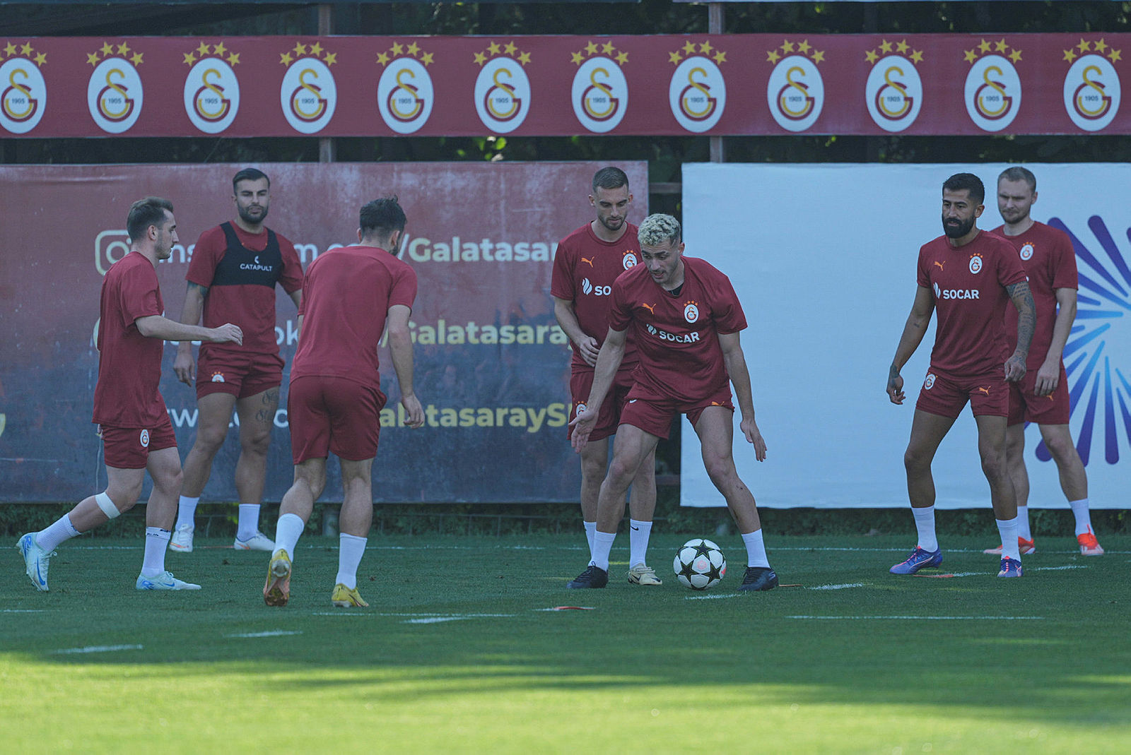 Galatasaray’da tarihi operasyon! 8 isim takımdan gönderiliyor