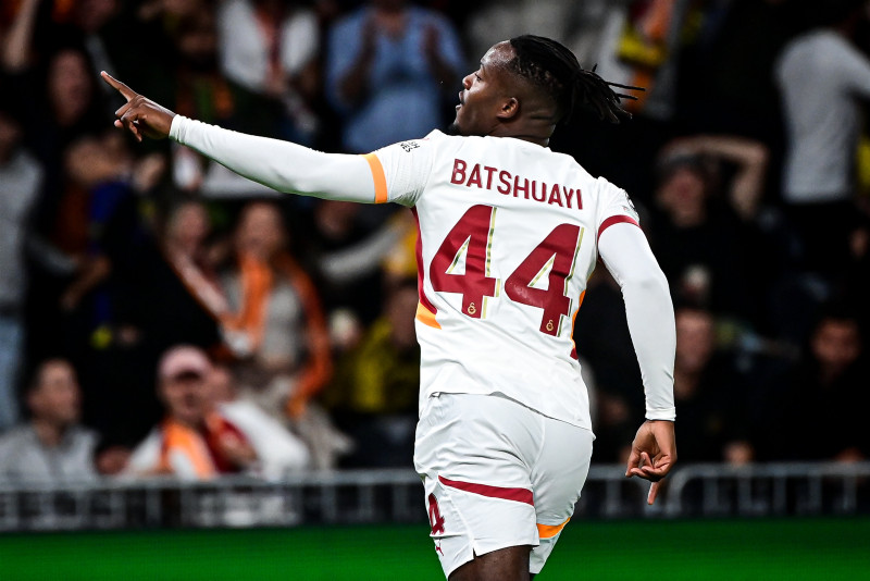 Galatasaray’da tarihi operasyon! 8 isim takımdan gönderiliyor