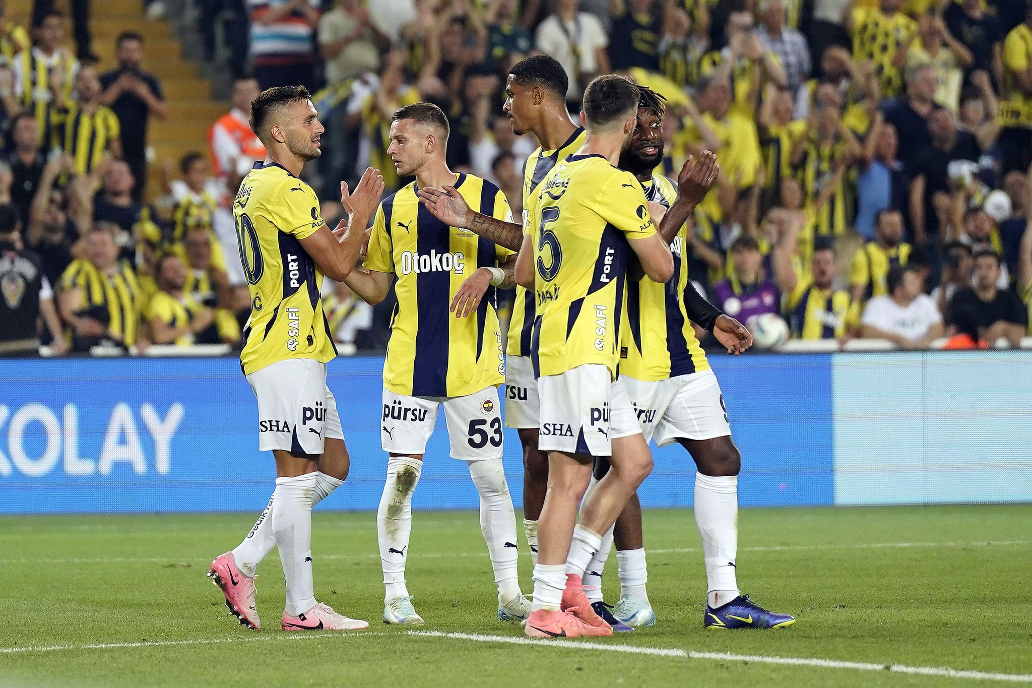 Eski Galatasaraylı yıldız Fenerbahçe’ye! Bu transfer Osimhen’i unutturur