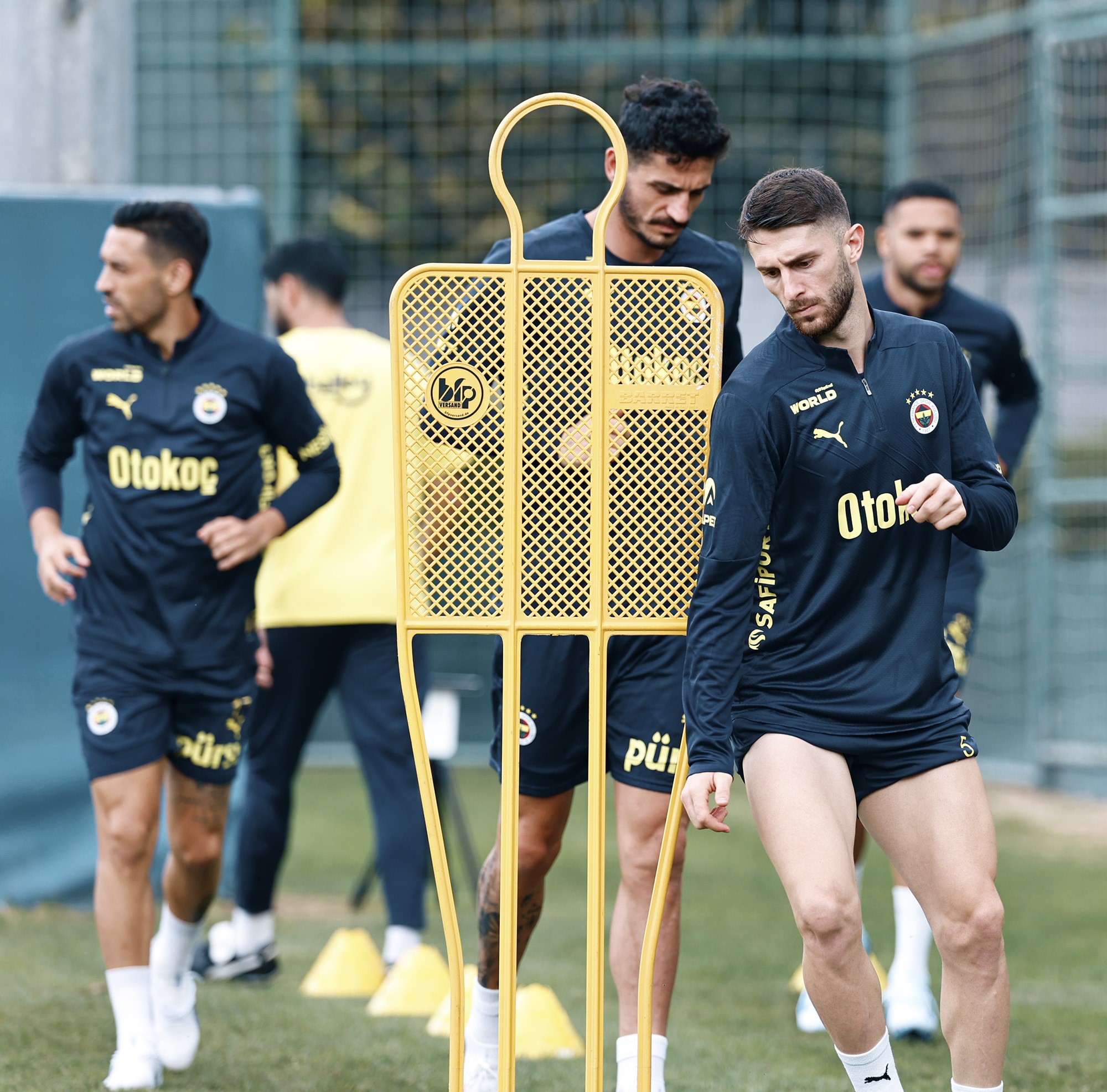 Fenerbahçe’de Kostic ve Amrabat gelişmesi! Kasımpaşa maçında...