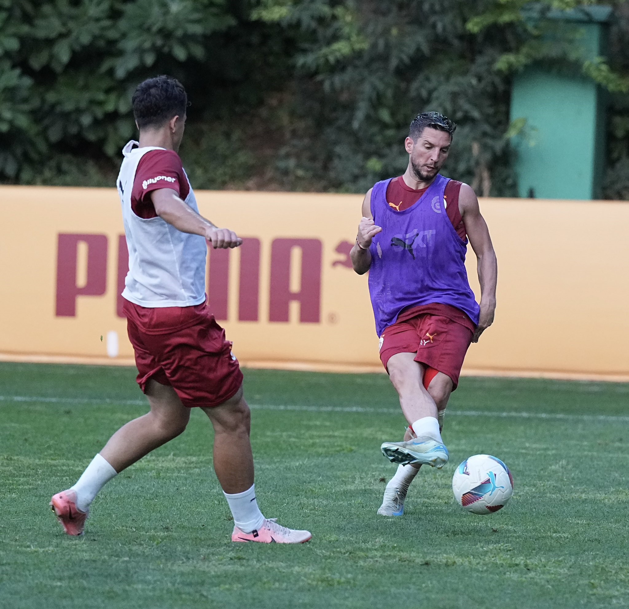 Galatasaray’a transferde kötü haber! Takımda kalma kararı verdi