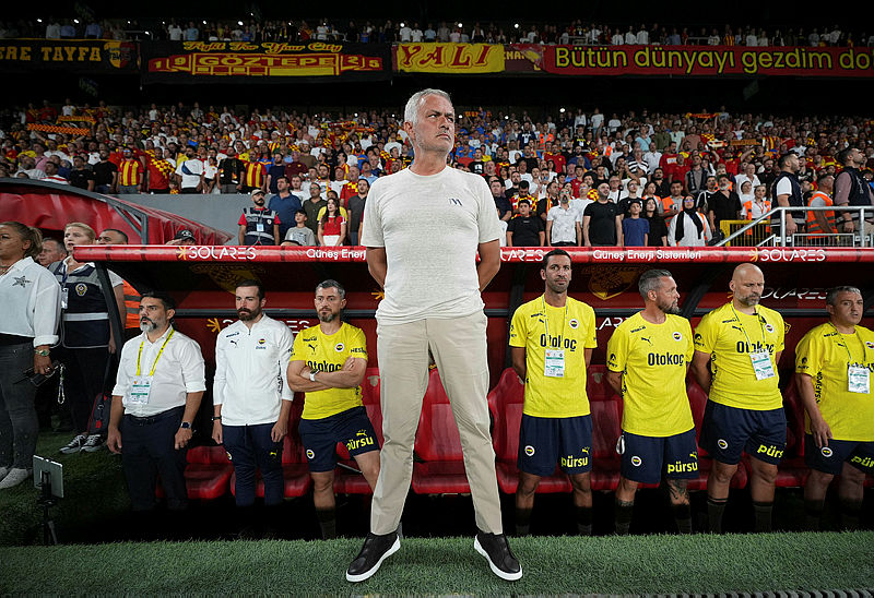 FENERBAHÇE HABERLERİ | Jose Mourinho Galatasaray derbisi için önlemini aldı! Takımla konuştu ve...