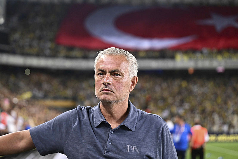 FENERBAHÇE HABERLERİ | Jose Mourinho Galatasaray derbisi için önlemini aldı! Takımla konuştu ve...