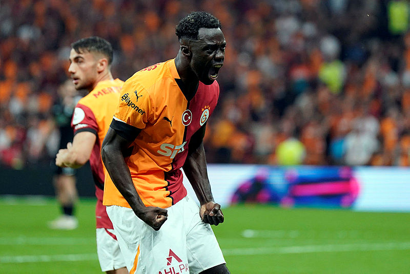 TRANSFER HABERİ | Performansıyla herkesi kendine hayran bıraktı! Avrupa devleri Galatasaraylı yıldızın peşine düştü