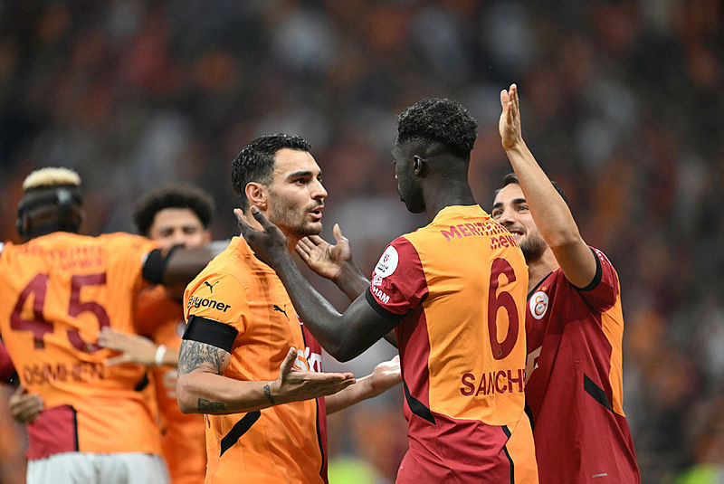 TRANSFER HABERİ | Performansıyla herkesi kendine hayran bıraktı! Avrupa devleri Galatasaraylı yıldızın peşine düştü