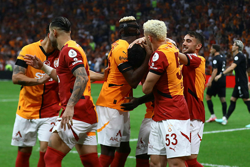 GALATASARAY HABERLERİ | Roland Sallai’nin babasından flaş transfer sözleri: Başka bir takıma...