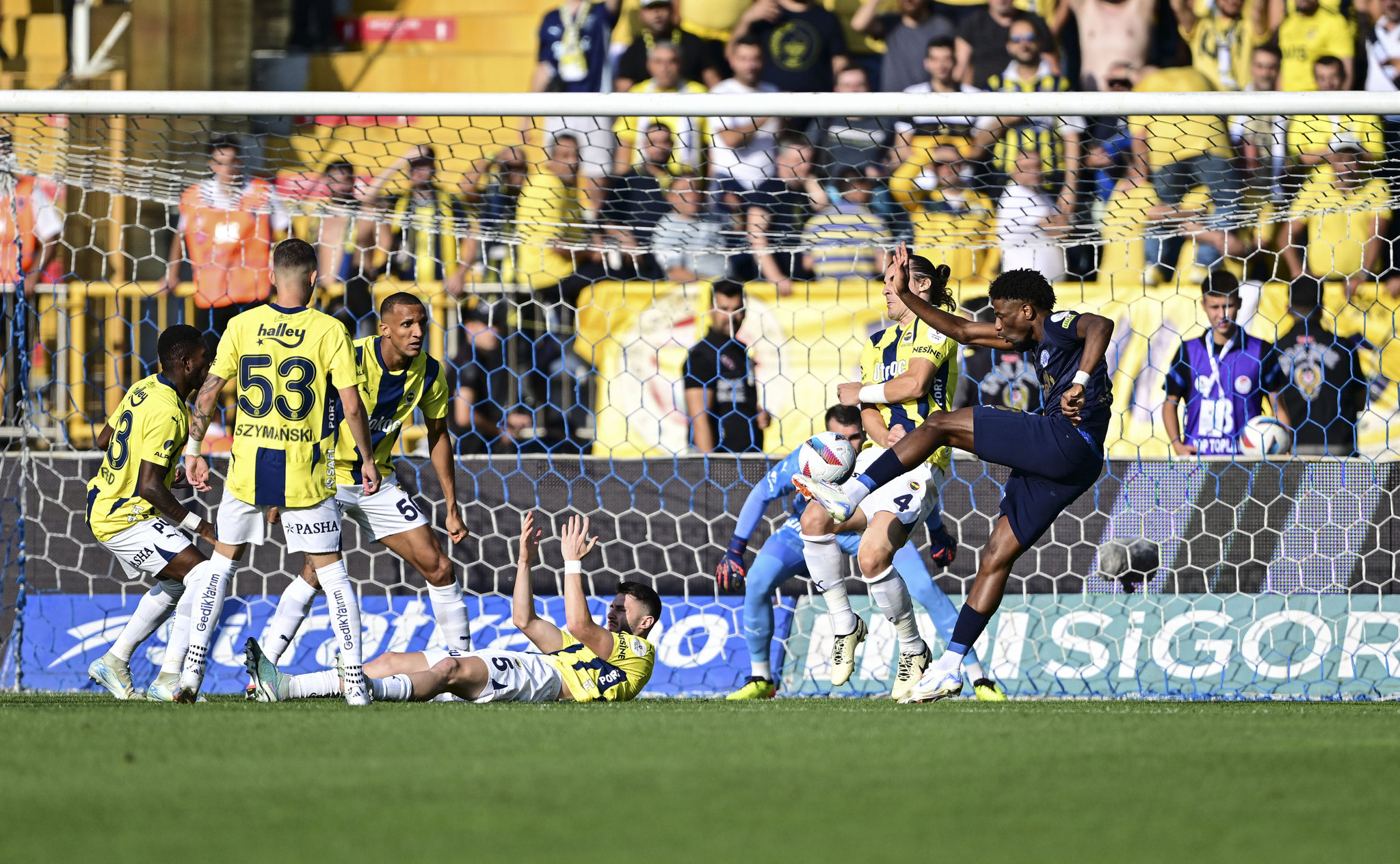 Spor yazarları Kasımpaşa-Fenerbahçe maçını değerlendirdi!