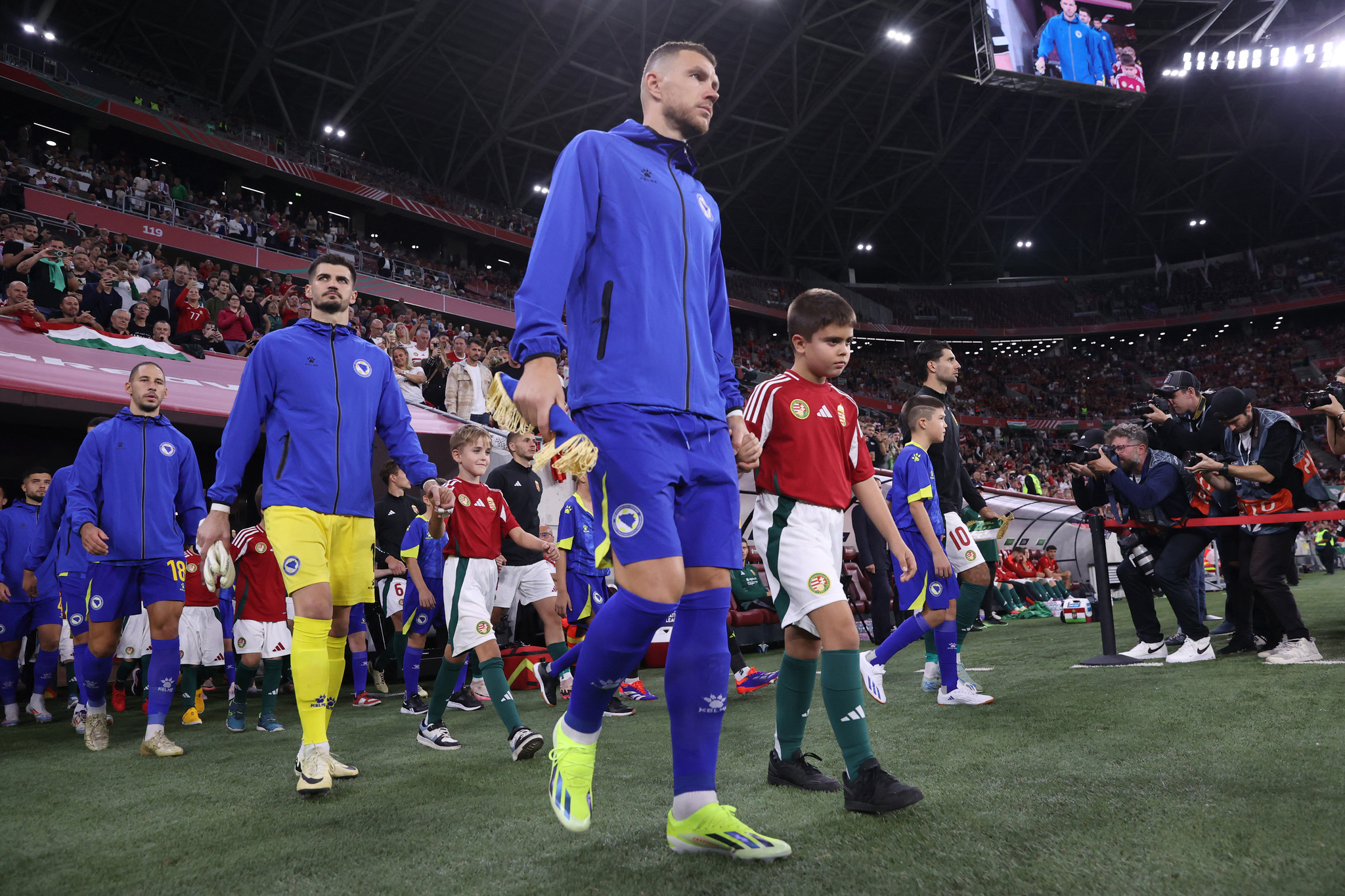 FENERBAHÇE HABERİ | Jose Mourinho’dan derbi kararı! Edin Dzeko mu, Youssef En Nesyri’mi?