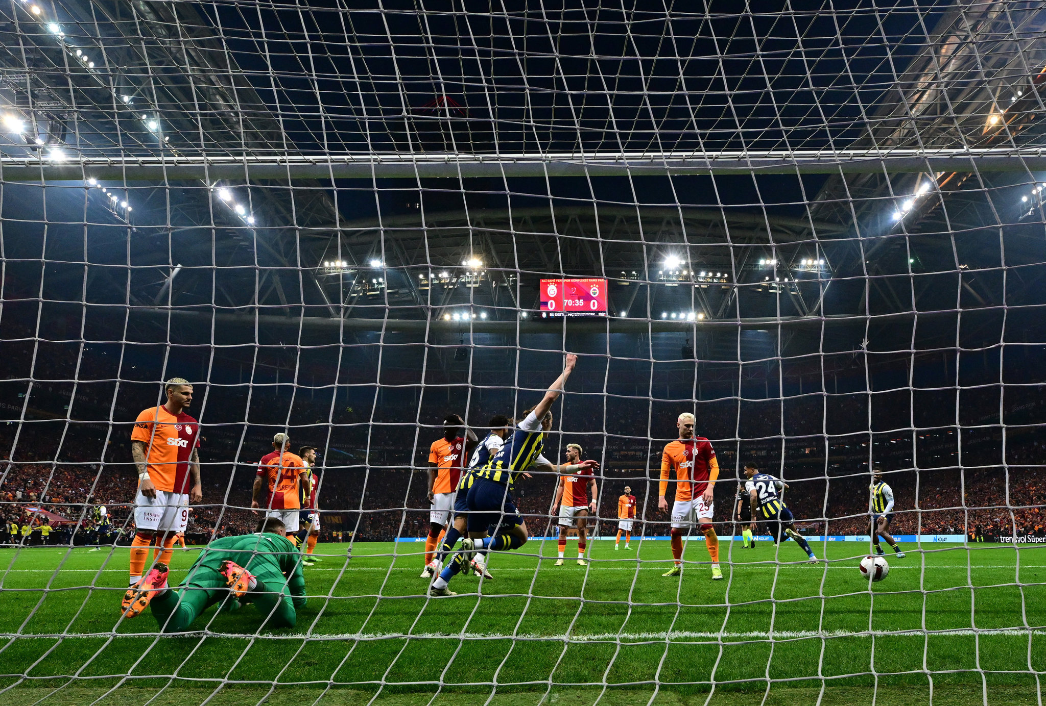 Servet Çetin’den Fenerbahçe - Galatasaray derbisi yorumu! Bana göre güven vermiyor