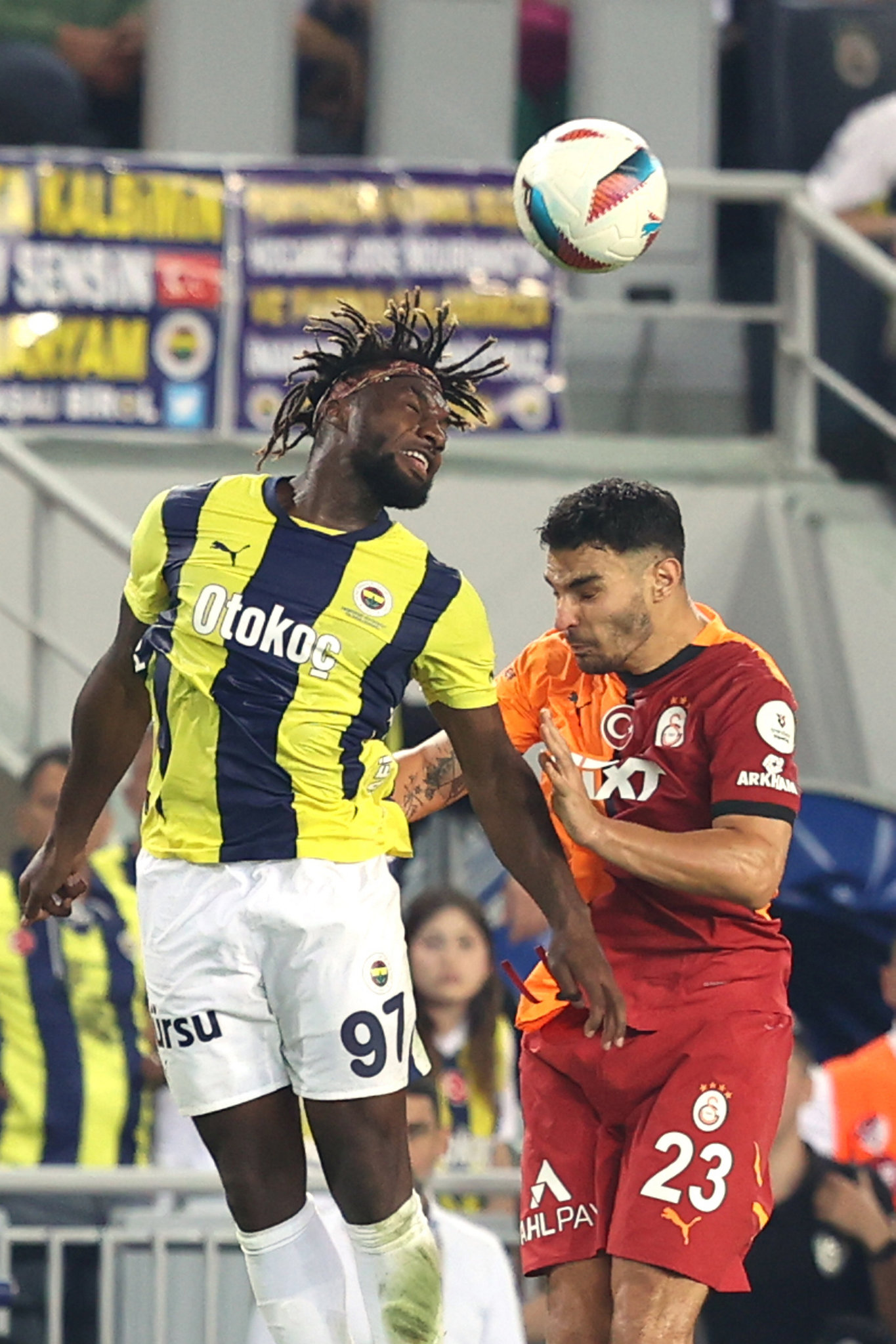 Fenerbahçe’de Allan Saint-Maximin ve Osayi Samuel gelişmesi!