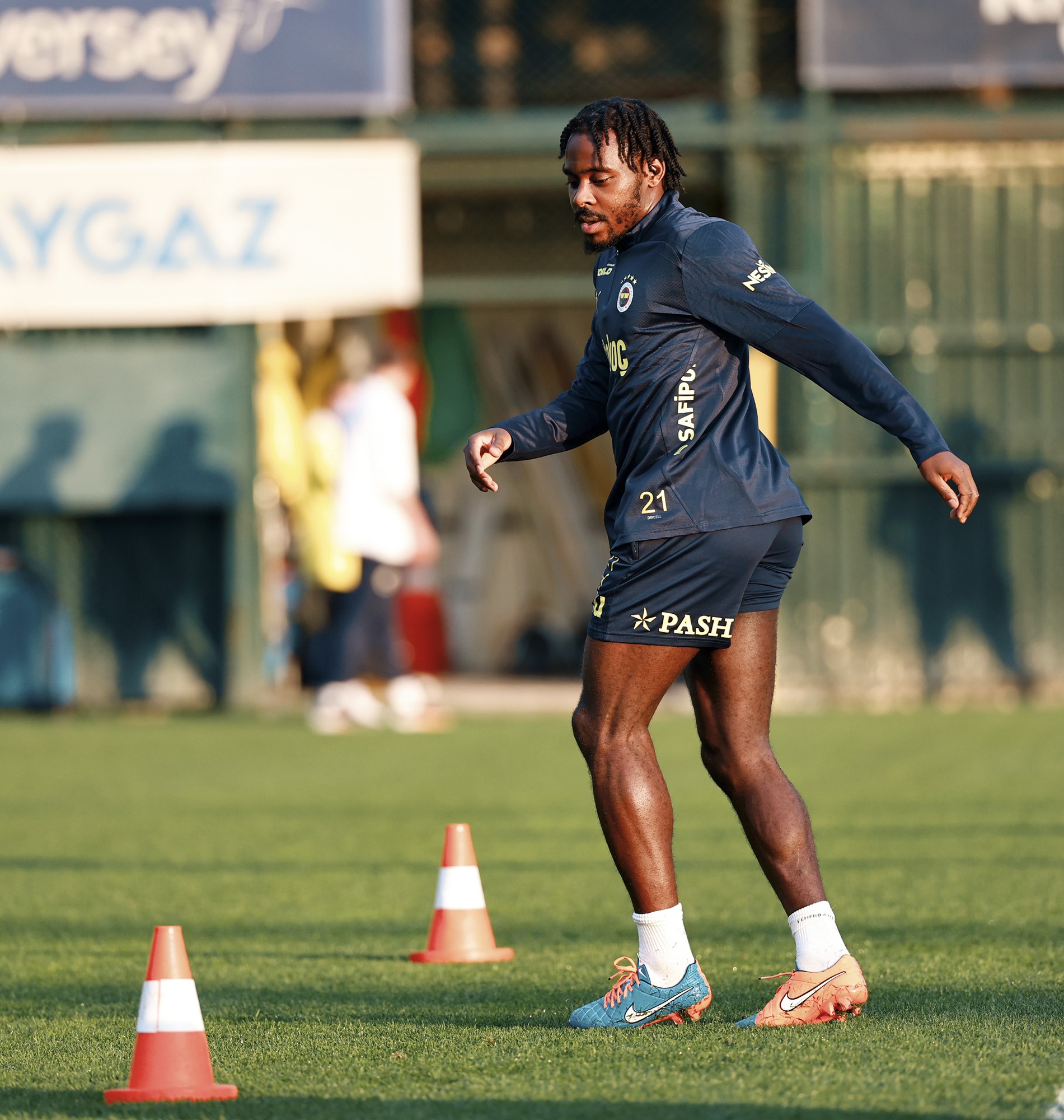 Fenerbahçe’de Allan Saint-Maximin ve Osayi Samuel gelişmesi!