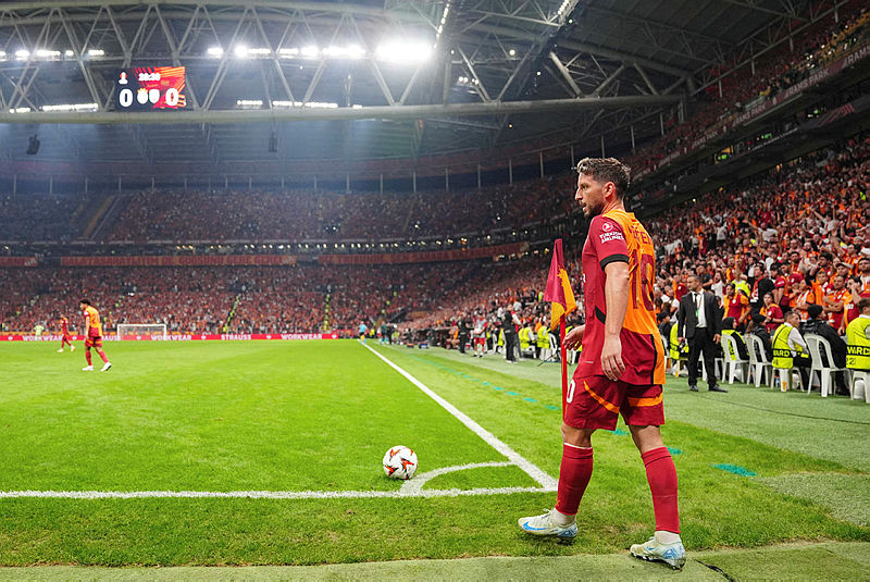 GALATASARAY HABERLERİ | Okan Buruk o futbolcuları kızağa çekecek! Osimhen ve Icardi...