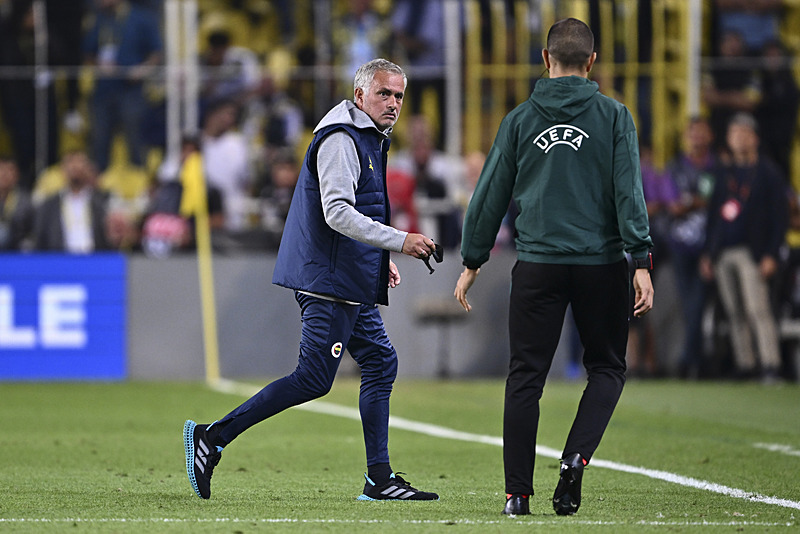 FENERBAHÇE HABERLERİ - Dünya basını Jose Mourinho’yu konuşuyor! Ensantrik bir davranış