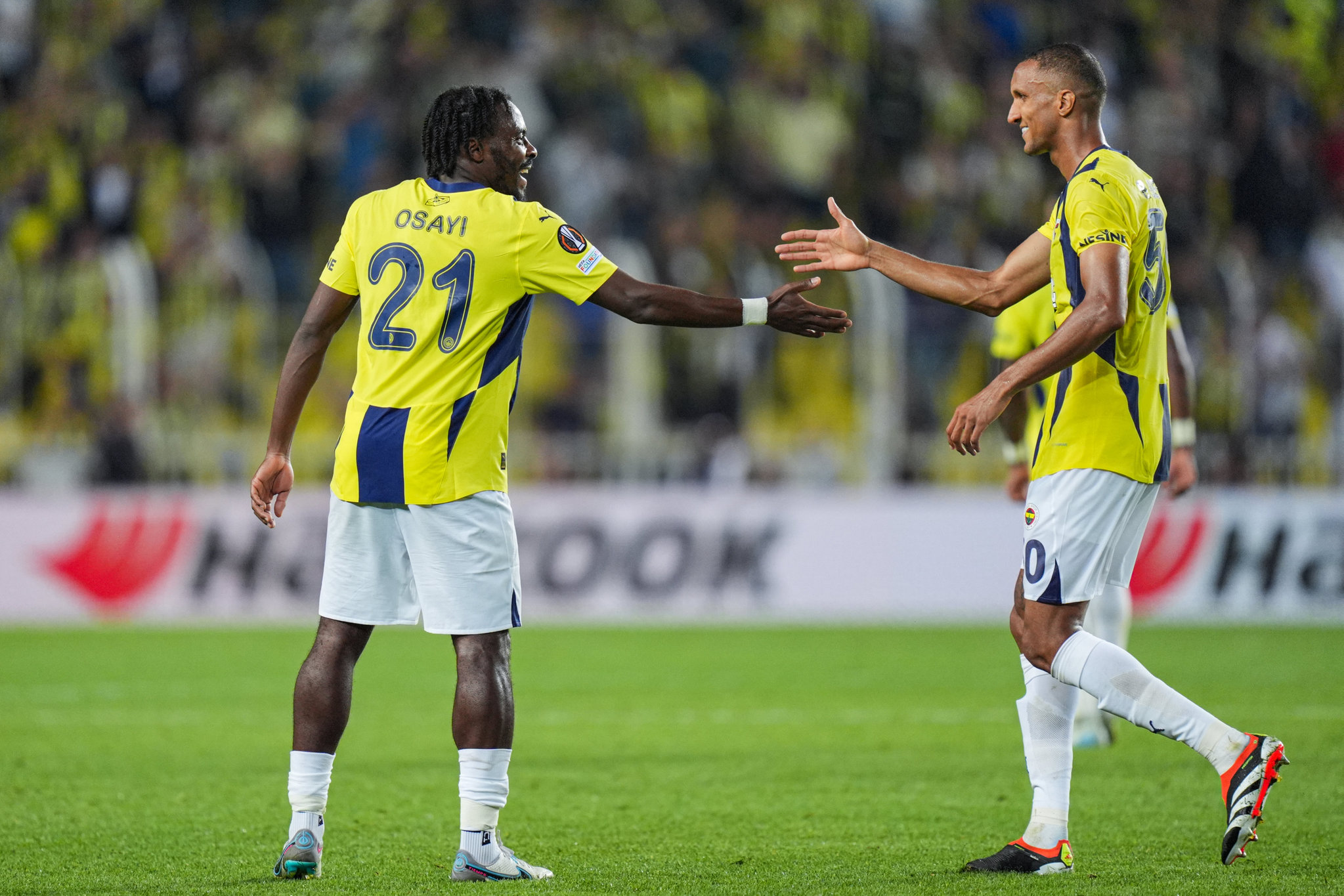 FENERBAHÇE HABERLERİ | Osayi-Samuel paylaşılamıyor! Transfer için fırsat kolluyorlar