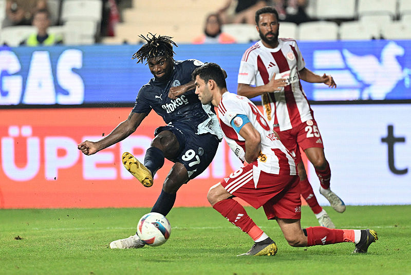 Jose Mourinho’dan radikal hamle! Fenerbahçe’de ilk 11 değişiyor