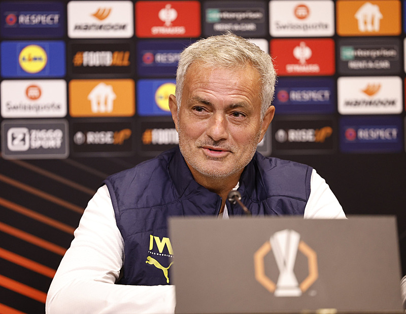 TRANSFER HABERLERİ | Fenerbahçe’de flaş En-Nesyri gelişmesi! Jose Mourinho kararını verdi