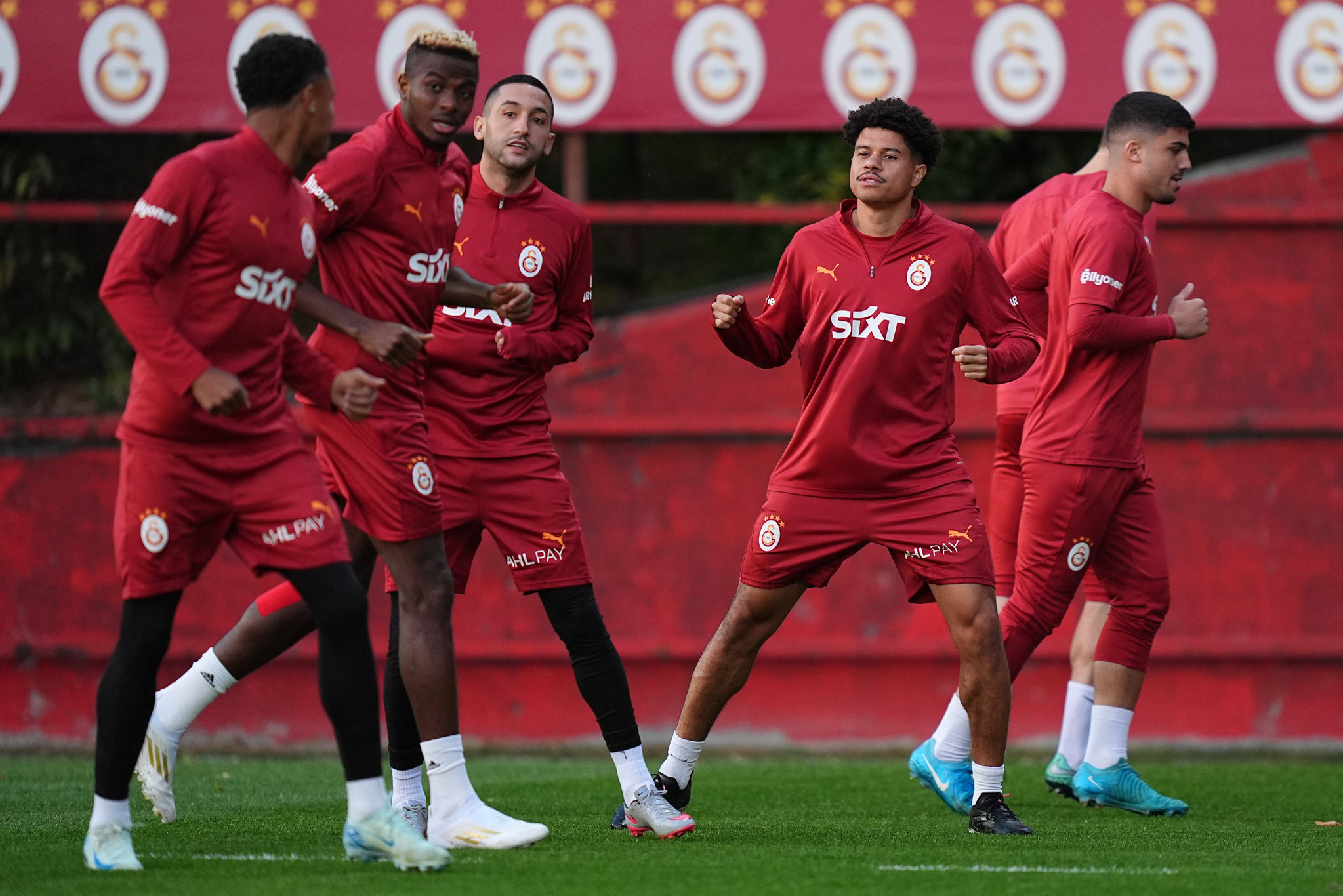 GALATASARAY HABERİ | Victor Osimhen mi, Dries Mertens mi? Okan Buruk kararını verdi!