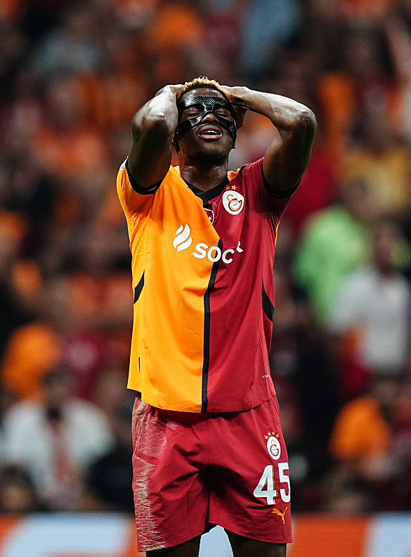 GALATASARAY HABERLERİ | Transferde flaş gelişme! Victor Osimhen devre arasında…