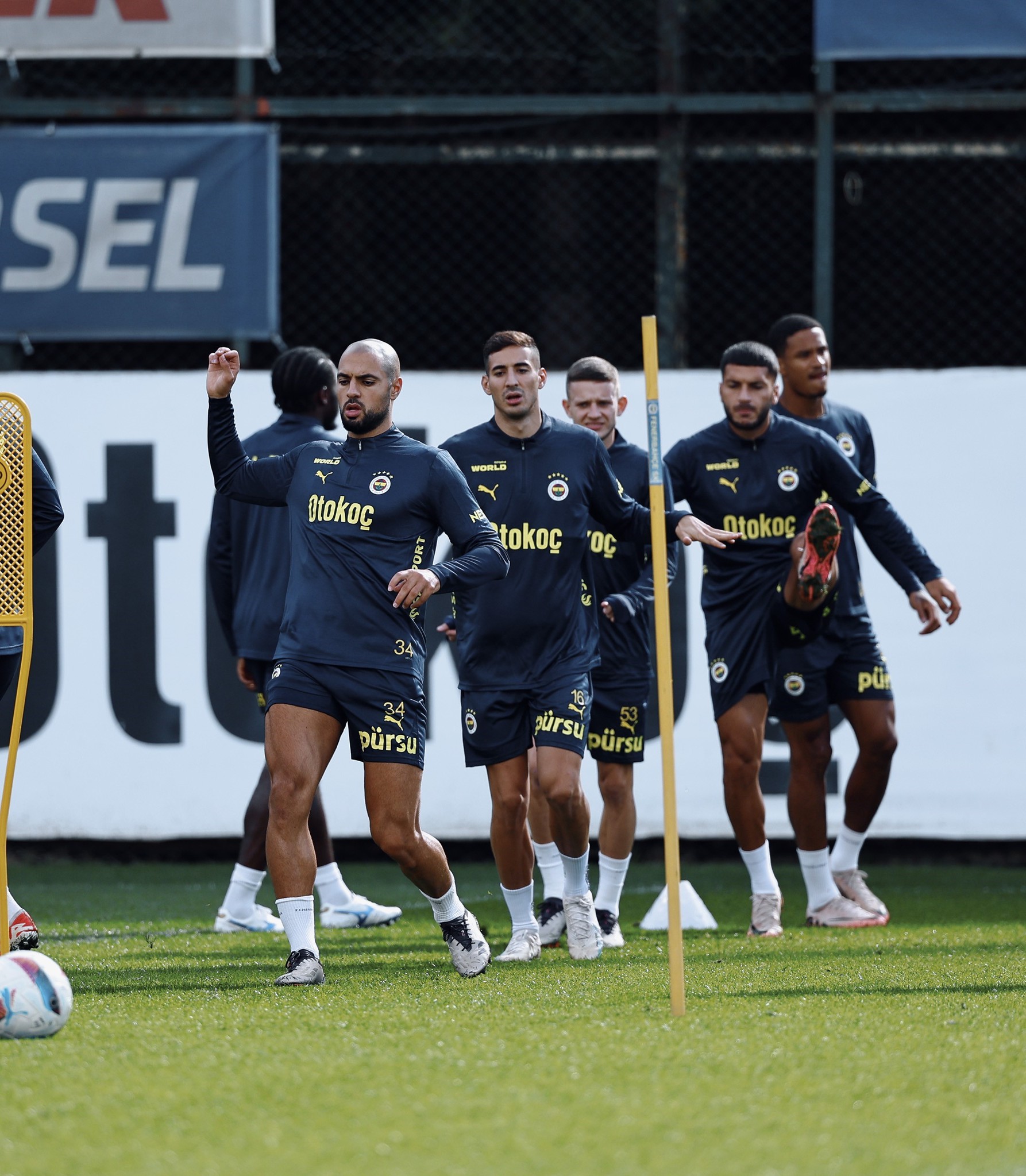 Fenerbahçe’den orta saha çıkarması! Premier Lig’den geliyor