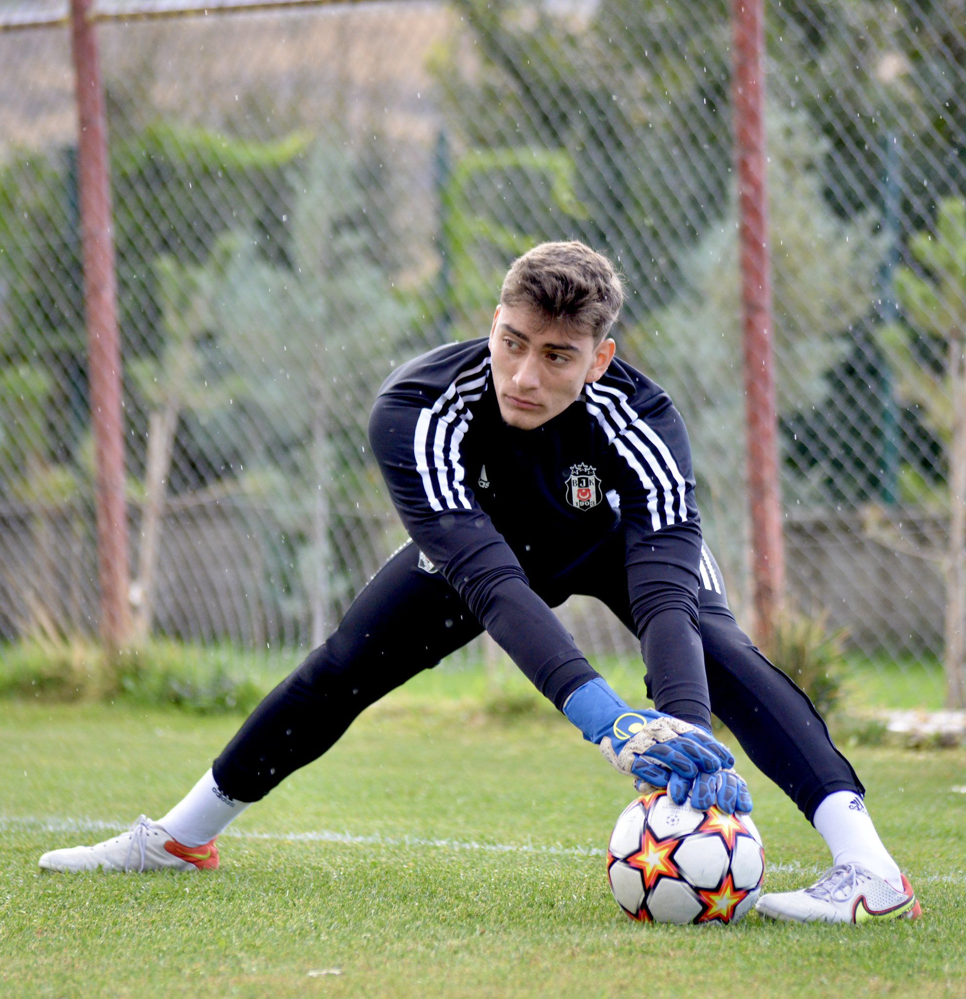 Beşiktaş’ta kaleci sorunu! Mert Günok, Ersin Destanoğlu ve Göktuğ Baytekin...