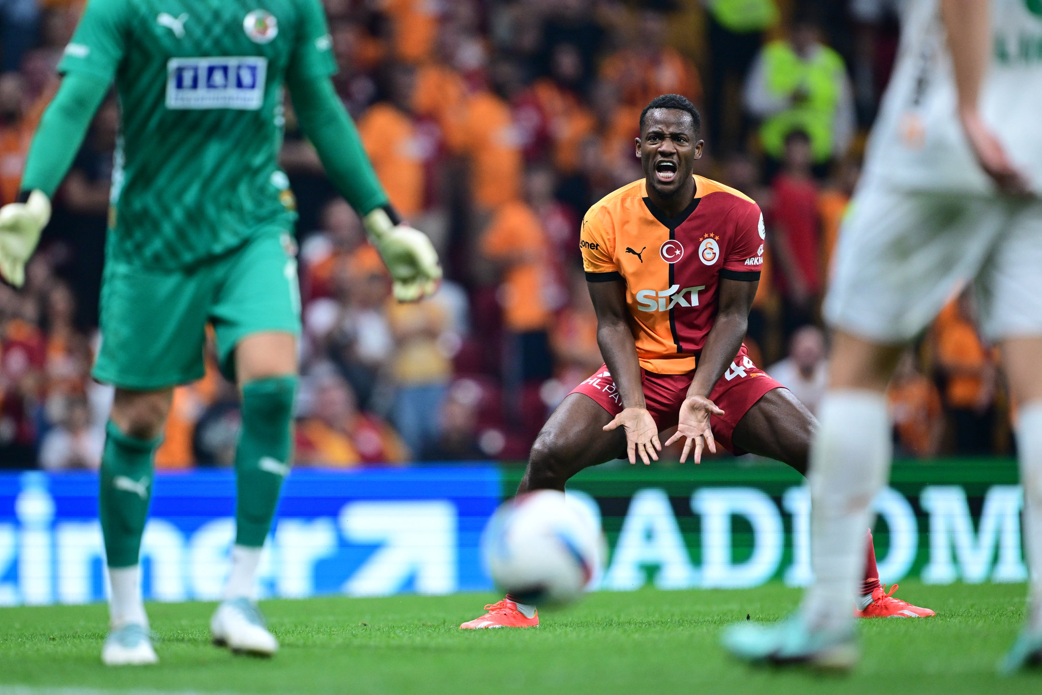 GALATASARAY HABERLERİ | Michy Batshuayi transferinin perde arkasını açıkladı! 3-4 sezondur konuşuyorduk