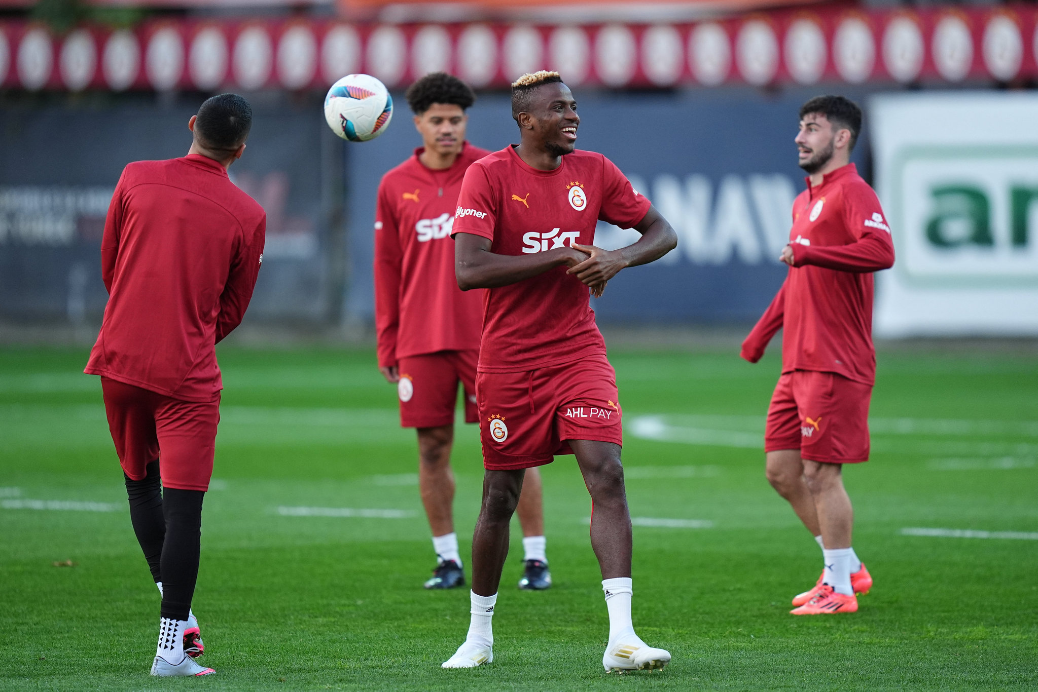 GALATASARAY HABERİ | Gündemi sarsacak Victor Osimhen iddiası! Fransız devinin hocası Nijeryalı yıldızı veto etti