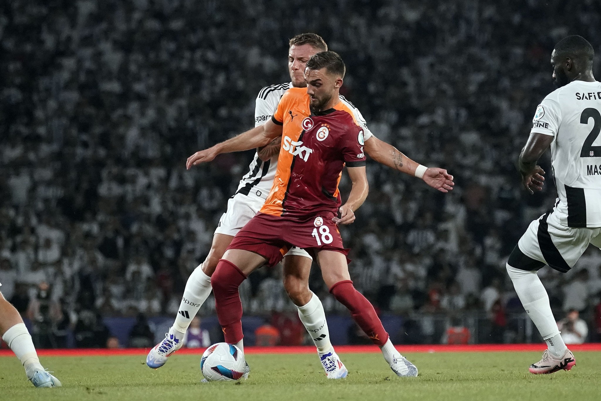 Galatasaray’da sıcak gelişme! Beşiktaş derbisinde yok