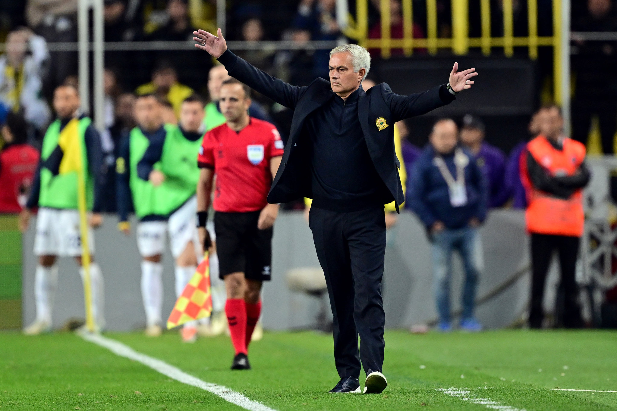 FENERBAHÇE HABERİ: Jose Mourinho’dan ayrılık açıklaması! Premier Lig’e dönecek mi?