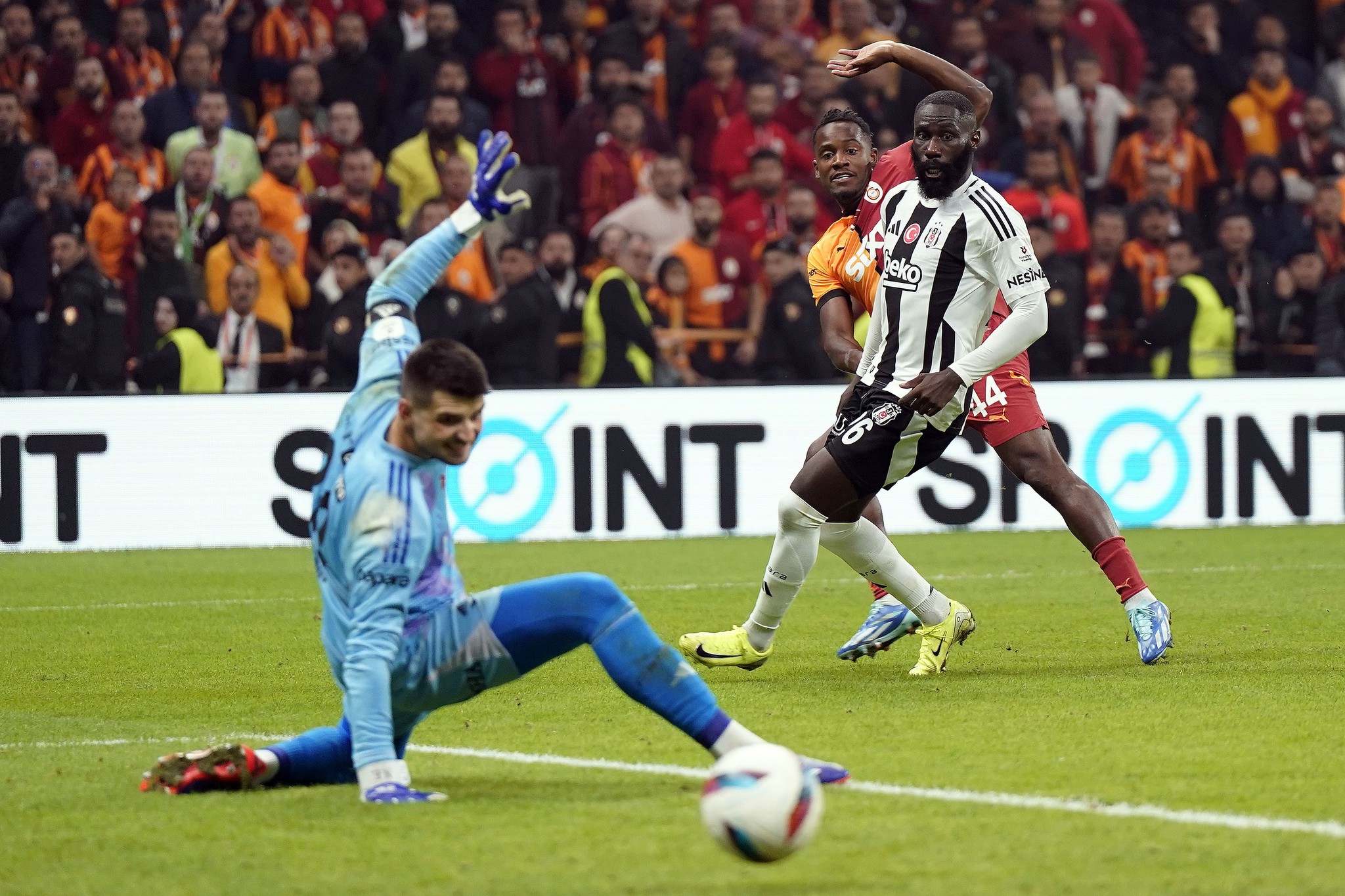 Ömer Üründül, Galatasaray - Beşiktaş maçını değerlendirdi!