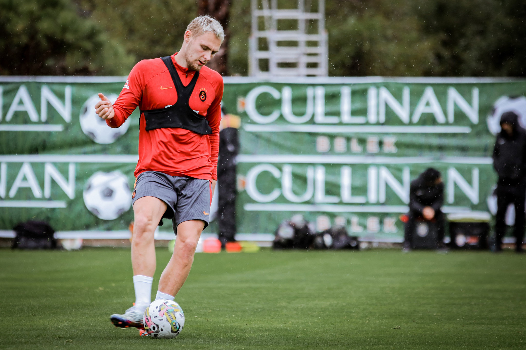 TRANSFER HABERİ: Galatasaray’da beklenmedik ayrılık! Herkes Ziyech derken...