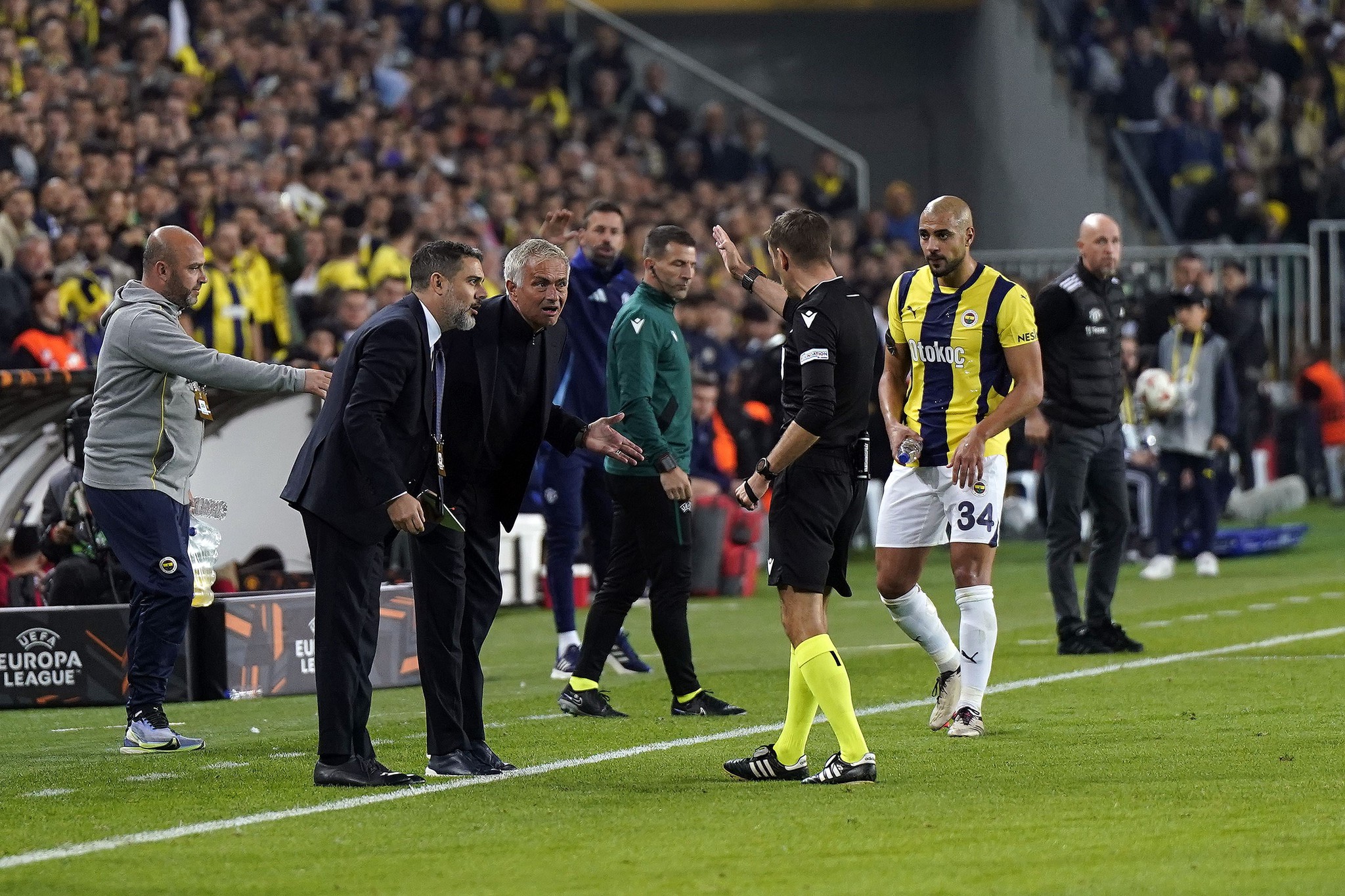 Fenerbahçe’de Mourinho şoku! İdmanda sakatlandı