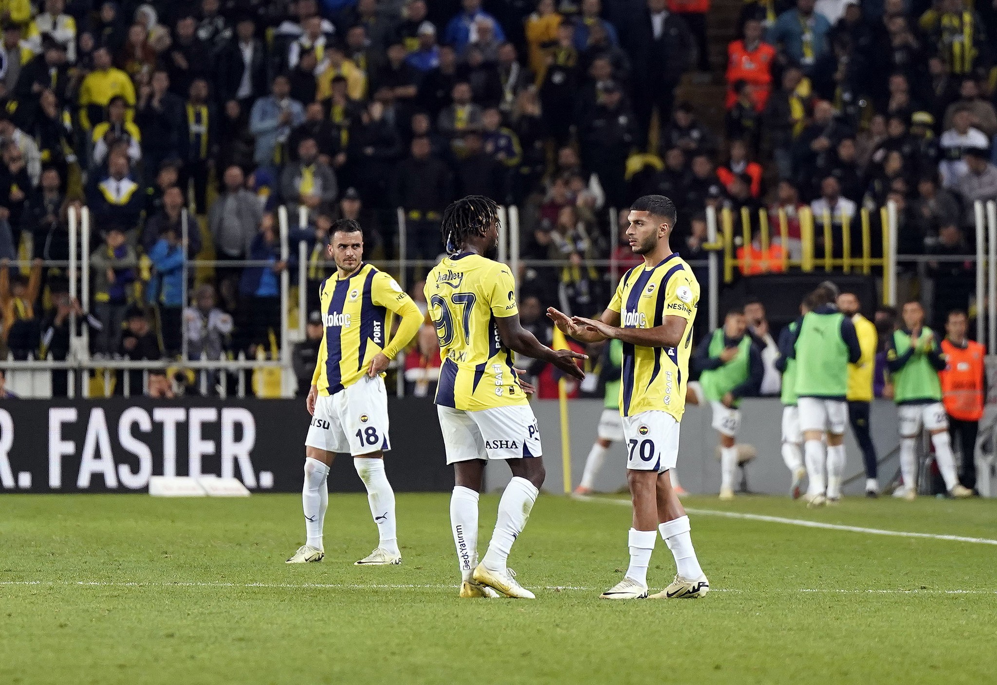 Galatasaray’ın eski yıldızı Fenerbahçe’ye! Transferde büyük sürpriz