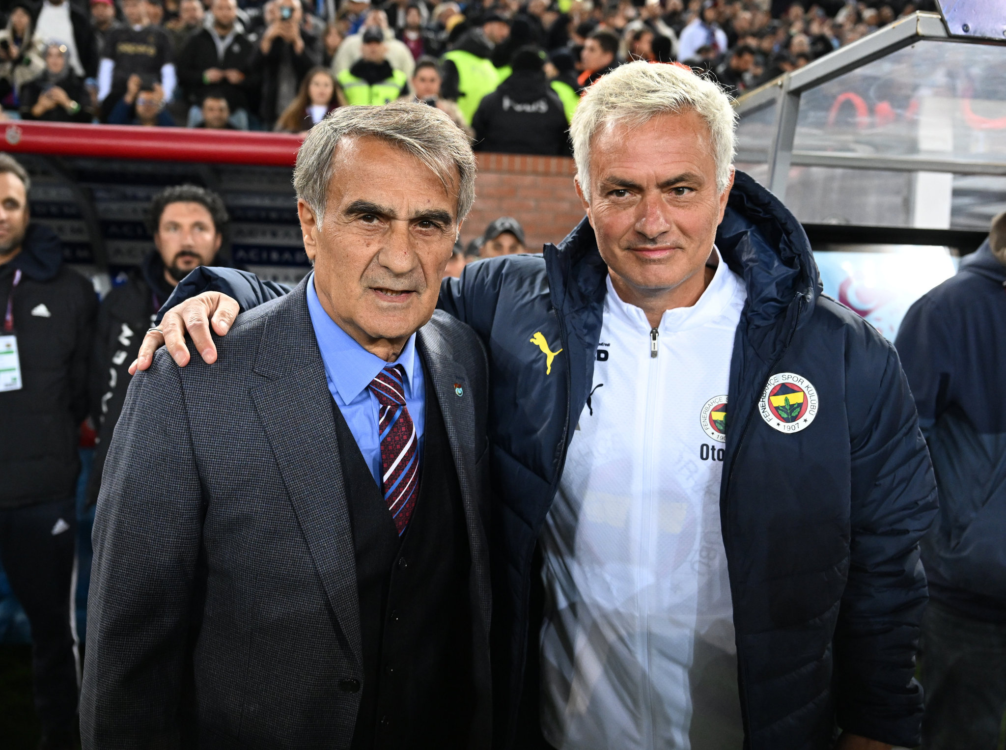 FENERBAHÇE HABERİ: Jose Mourinho tüm dünyada gündem oldu! İşte atılan manşetler