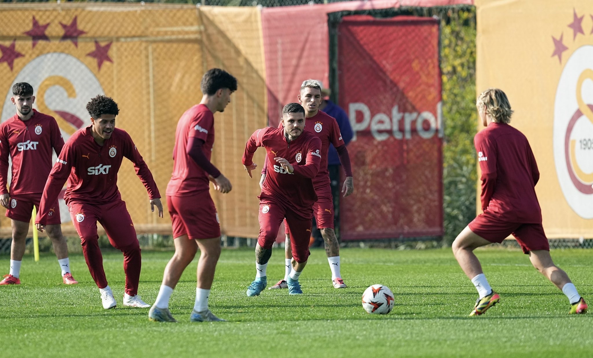 Galatasaray’da Tottenham maçı öncesi Osimhen endişesi!