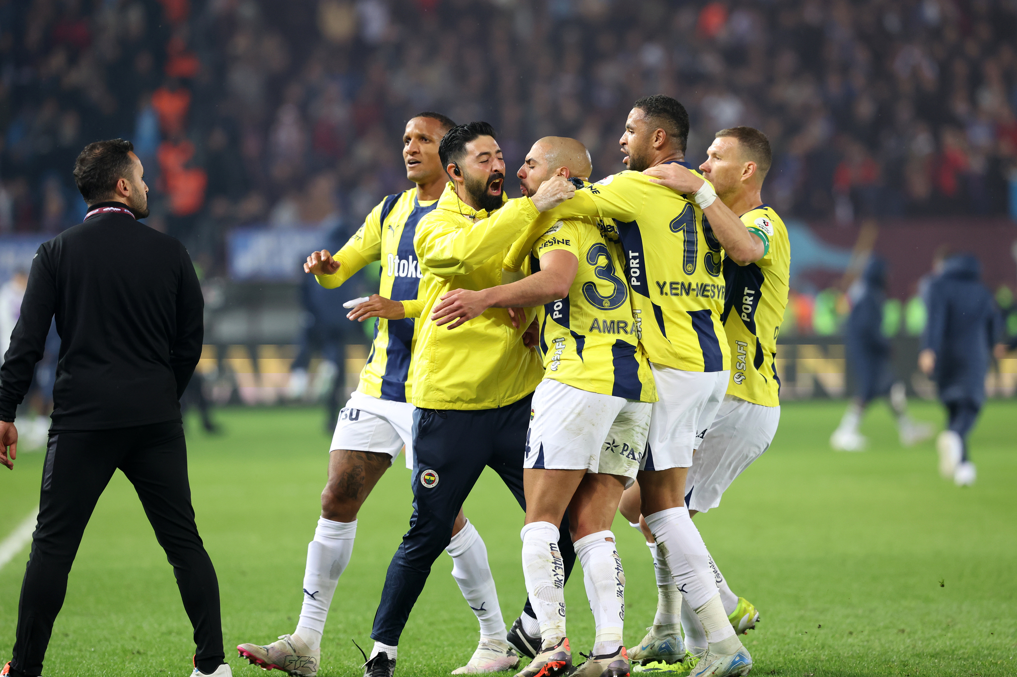 TRANSFER HABERİ: Fenerbahçe’de sürpriz imza! İrfan Can ve Osayi derken...